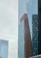 Calgary’s Hochhaeuser spiegeln sich 