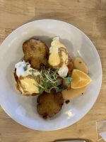 Eggs Benedict zum Fruehstueck