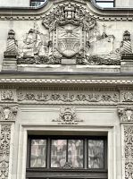 Gott Hermes schaut auf uns Fahrende und Touristen