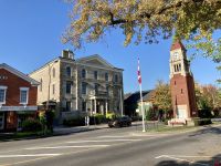 3. Reisetag – Von Niagara Falls bis Huntsville – Spaziergang durch Niagara-on-the-Lake – Rathaus