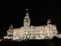 11. Reisetag – Von La Malbaie nach Québec – Parlament von Québec bei Nacht