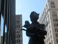 The English Pug and the French Poodle, Montréal