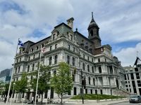 2. Tag – Stadtrundfahrt in Montréal – Rathaus