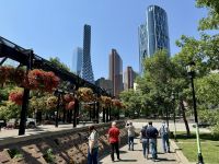 7. Tag – Ankunft im Westen – Olympic Plaza in Calgary