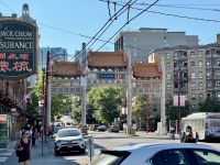 12. Tag – Stadtrundfahrt Vancouver – Millenium Gate in Chinatown