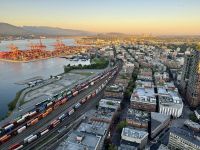 13. Tag – Abendessen im Drehrestaurant – Blick auf hafen und Bahnhof