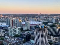 13. Tag – Abendessen im Drehrestaurant – Blick zum BC Place Stadium