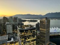 13. Tag – Abendessen im Drehrestaurant – Aussicht in Richtung Canada Place und Coal Harbour