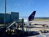 14. Tag – Abschied von Vancouver – Heck unserer Boeing 747 auf dem Vancouver International Airport