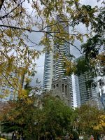 Hochhaeuser hinter der anglikanische Kirche &ndash; &copy; Elisabeth Fox-Maerki (Eberhardt TRAVEL)