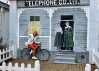 vorbei der Telefonfirma in Chemainus &ndash; &copy; Elisabeth Fox-Maerki (Eberhardt TRAVEL)