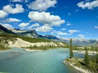 North Saskatchewan River  &ndash; &copy; Elisabeth Fox-Maerki (Eberhardt TRAVEL)