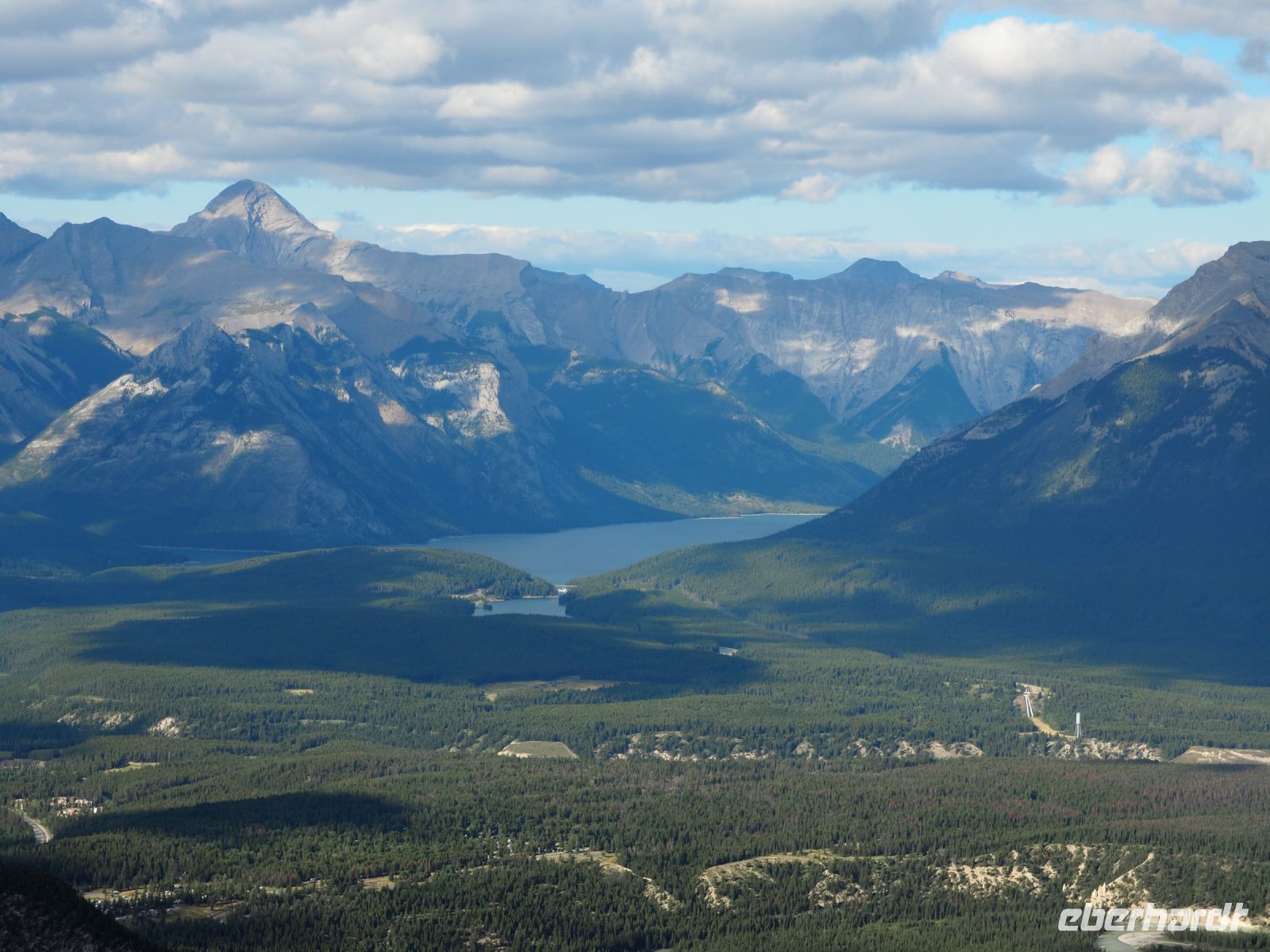 P8260058.JPG, und auf die umliegenden Berge