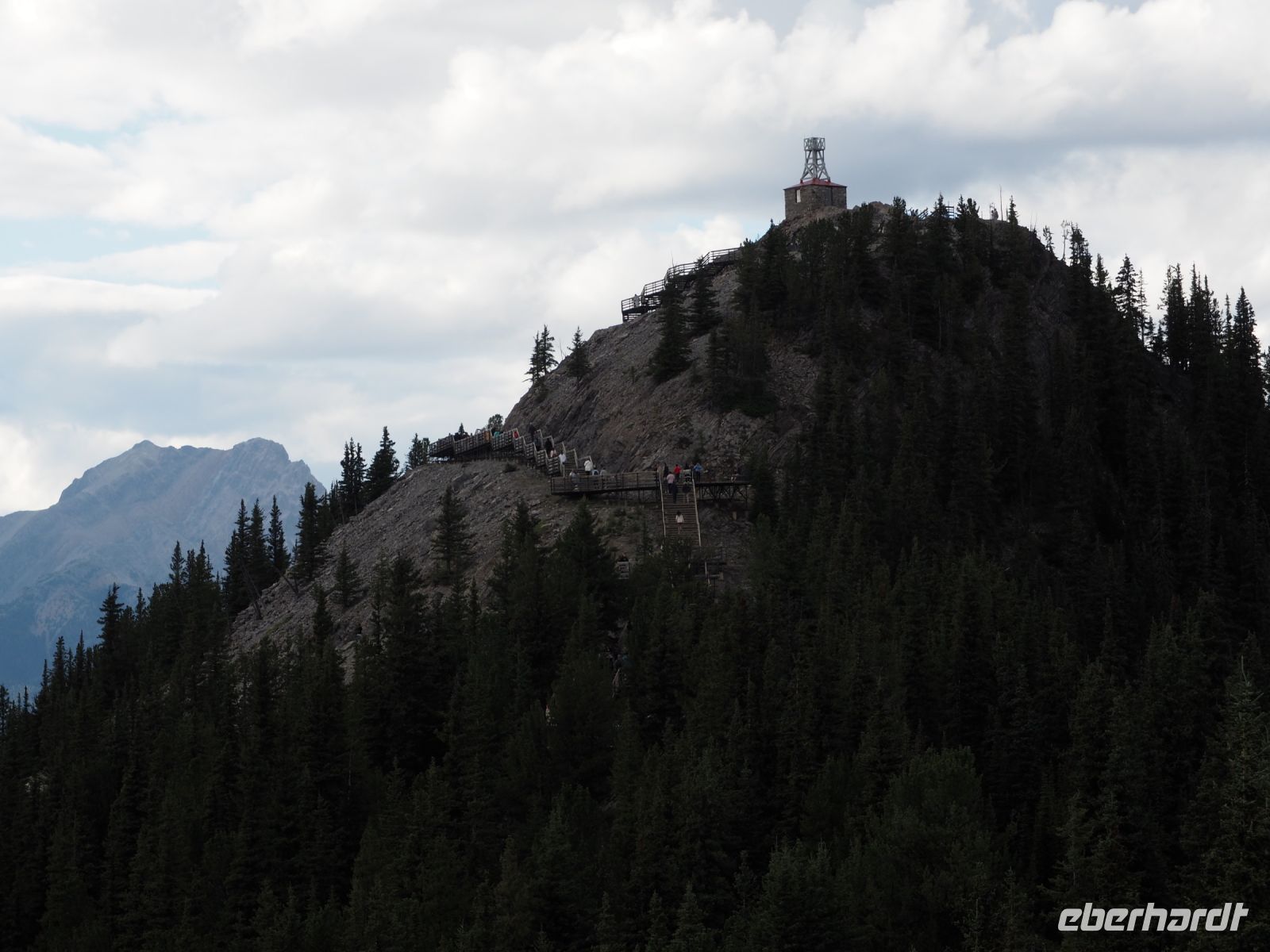 P8260065.JPG, von der Bergstation geht es noch höher hinauf 