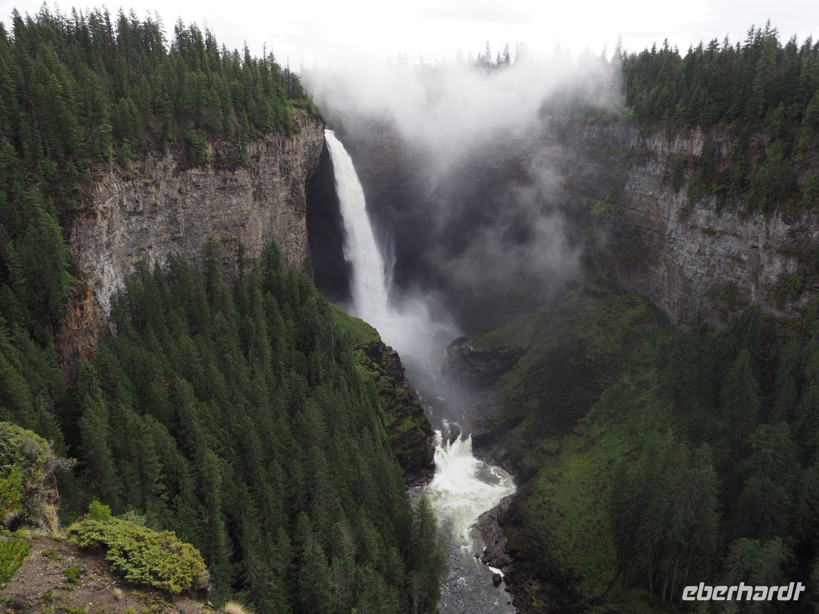 P8270122.JPG, und jetzt die Helmcken-Wasserfälle