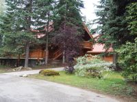 P8280149.JPG, alles aus Holz und sehr geschmackvoll