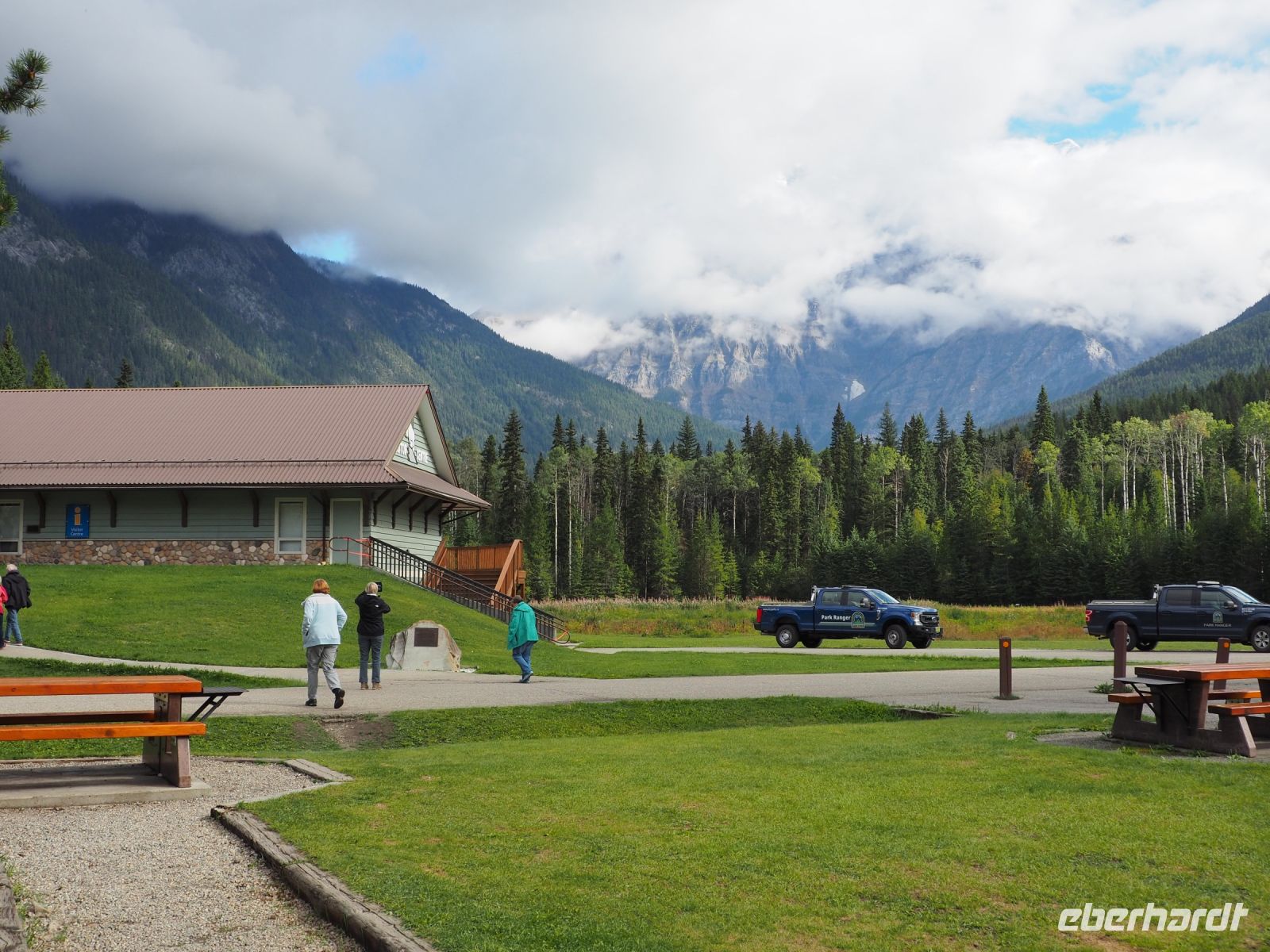 P8280153.JPG, Mount Robson in Wolken