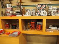 P1010260.JPG, traditionelle Muster der Ureinwohner im heutigen Alltag