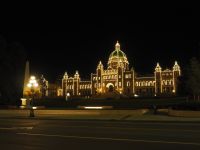 P1010467.JPG, das abendlich beleuchtete Parlament in Victoria