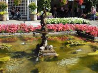 P1010521.JPG, kunstvolle Arrangements zum Abschluss des Besuchs in den Gärten