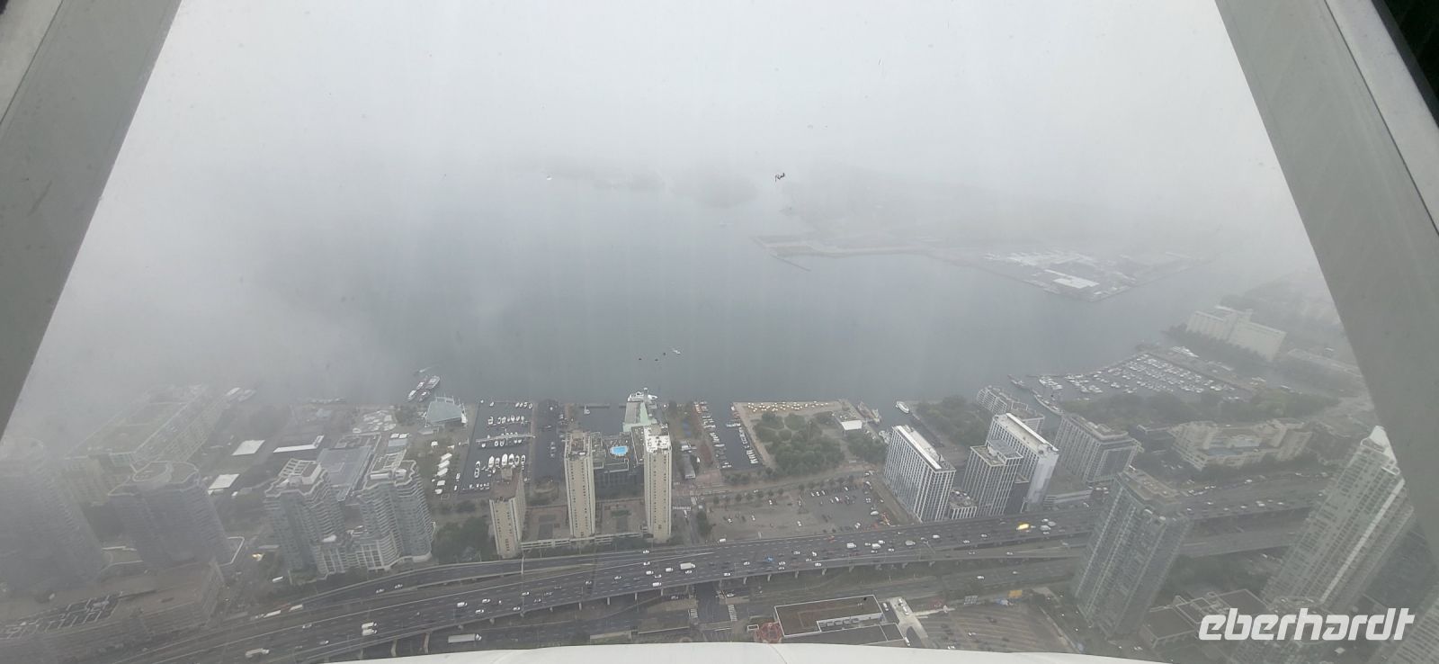 04 Schlechtwetteraussicht vom CN Tower