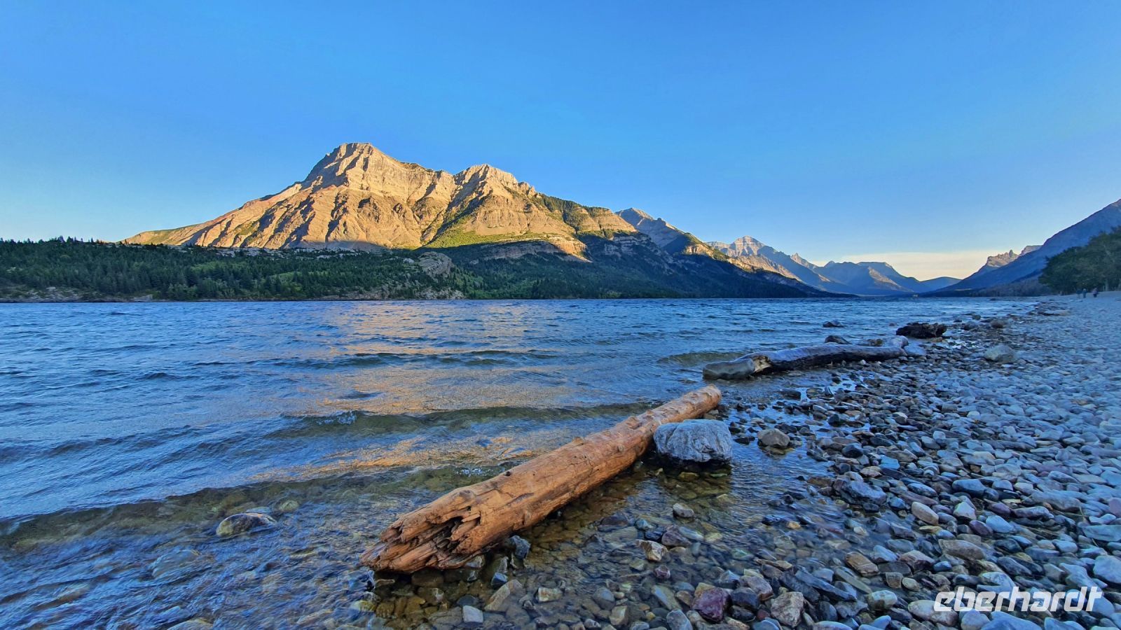 Traumhafte Kulisse am Waterton Lake