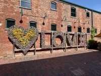 2. Tag – Toronto bis Niagara Falls – Stadtrundfahrt Toronto – Distillery District