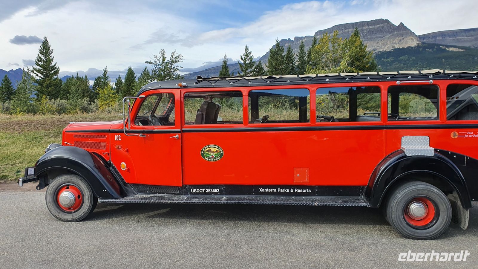 Red-Bus-Tour im Glacier-Nationalpark in Montana (USA)