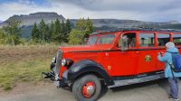 Red-Bus-Tour im Glacier-Nationalpark in Montana (USA)
