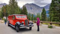Red-Bus-Tour im Glacier-Nationalpark in Montana (USA)