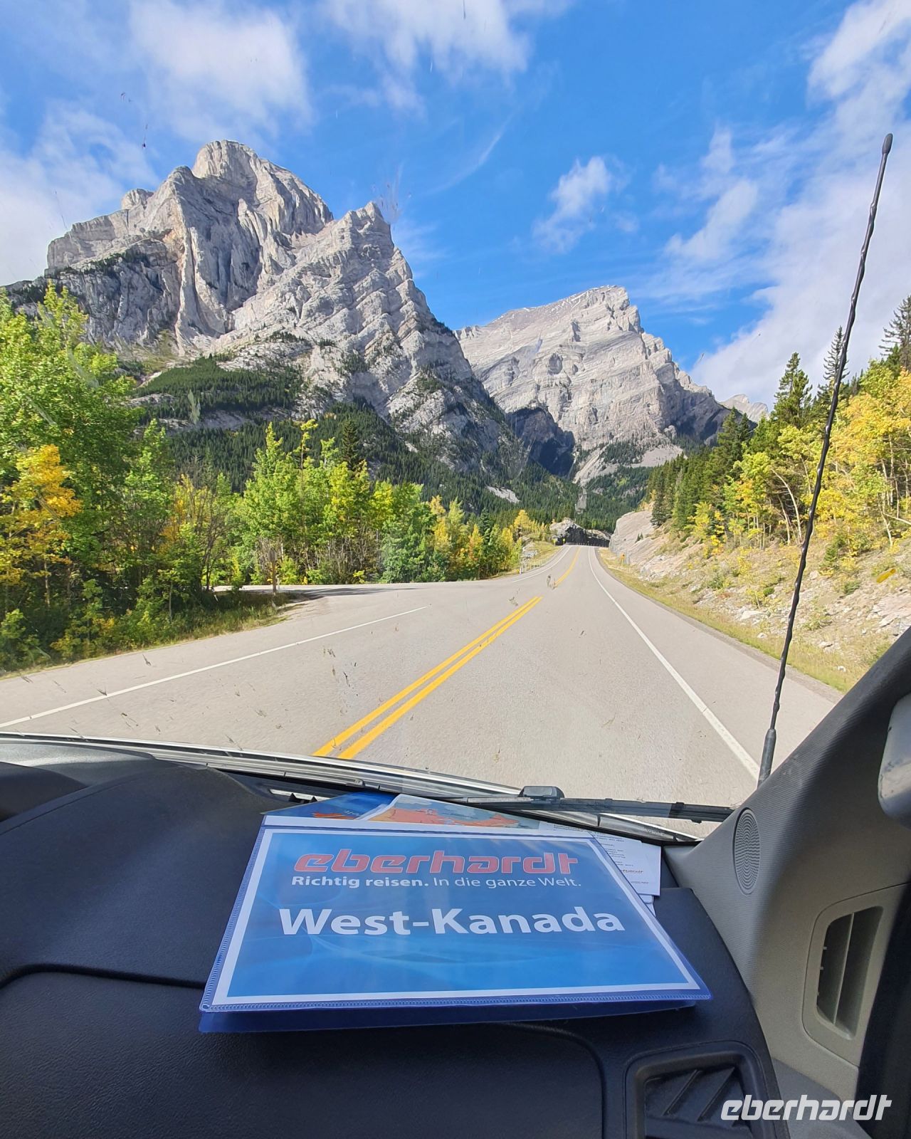 Fahrt durch die Bergregion Kananaskis County