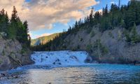 Bow Falls unterhalb des Banff Springs Hotels