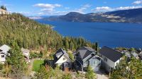 Fahrt entlang des Okanagan Lake in British Columbia