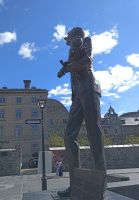 Die zwei Snobs von Marc André J. Fortier ,The English Pug  - Montreal, Kanada