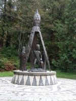 „Shore to Shore“ soll Verbindung der Kulturen symbolisieren - Stanley Park - Vancouver, Kanada