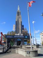 Visitor Centre und Kirchenturm in Viktoria - Vancouver Island, Kanada