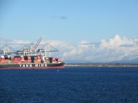 Kontainerschiff von der Fähre  nach Vancouver Island - Kanada