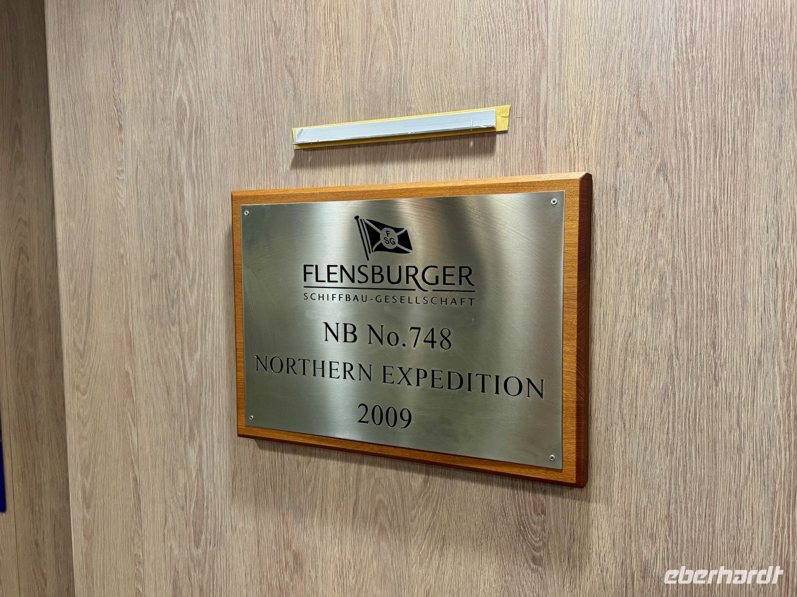 10. Tag – Fahrt mit der Fähre durch die Inside Passage – Widmungsplakette der „Northern Expedition“