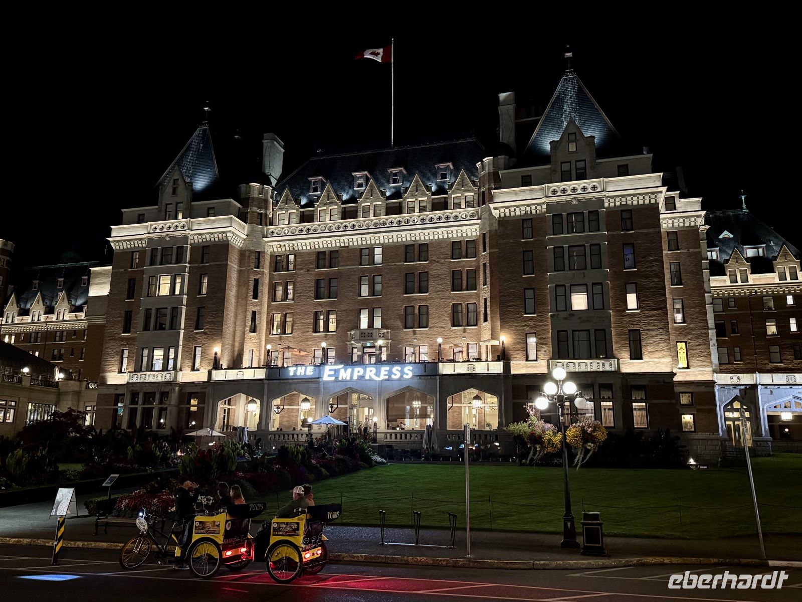 11. Tag – Port Hardy bis Victoria – Empress Hotel bei Nacht