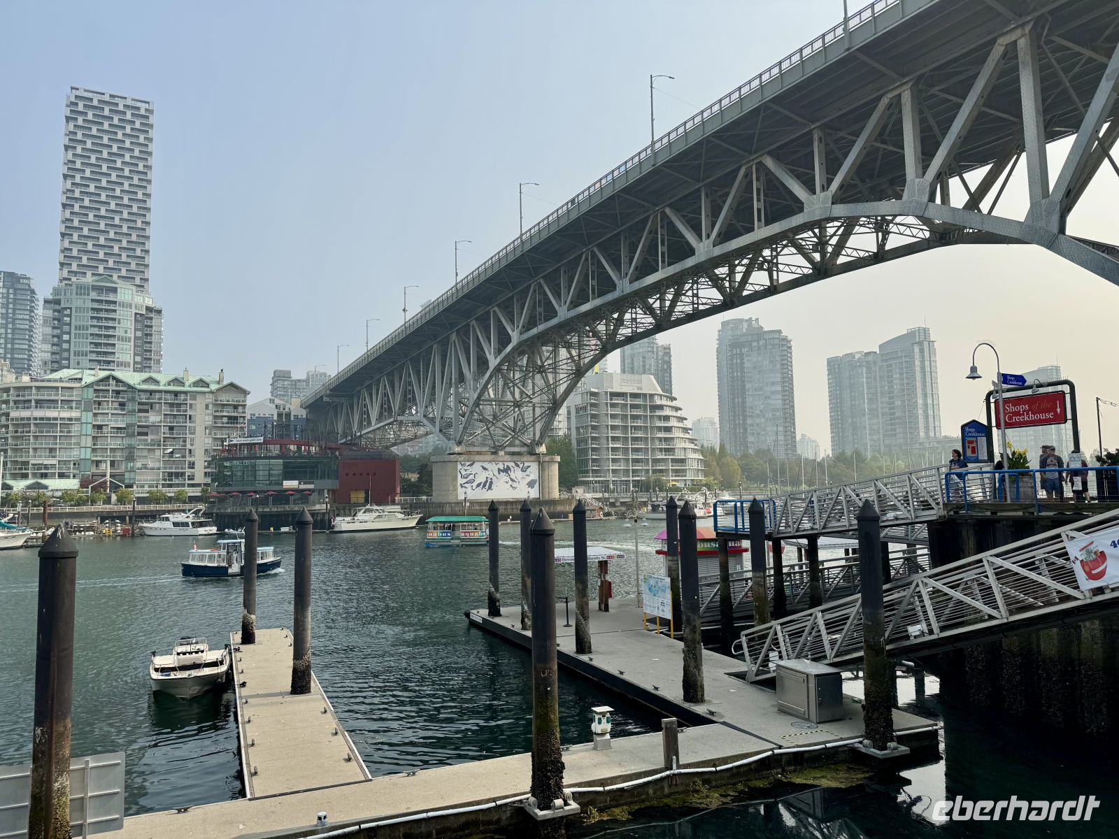 13. Tag – Stadtrundfahrt Vancouver – Blick von der Granville Island auf die Downtown