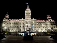 3. Tag – Parlament von Québec bei Nacht