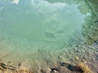 Eiswasser sprudelt hoch