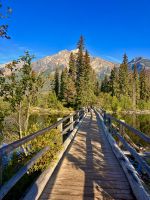 Bruecke auf die kleine Halbinsel in Pyramide Lake Jasper