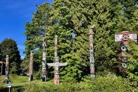 Die geschenkten Totempfähle in Stanley Park 