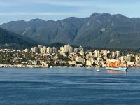 North Vancouver mit Grouse Mountain dahinter