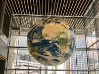 Die Welt ist unsere. Bald werden wir wieder entschweben