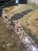 Im Besucherzentrum Head-Smashed-In Buffalo Jump in Alberta