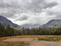 Mount Robson in den Wolken