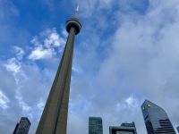 2. Tag – Toronto bis Niagara Falls – Stadtrundfahrt Toronto – CN Tower von unten