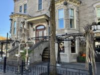 12. Tag – Abschied von Québec – Skelett auf der Grande Allée